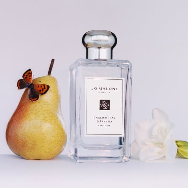 English Pear & Freesia