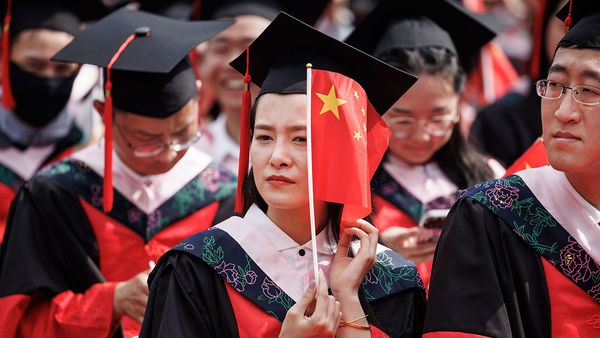 Why so many Chinese graduates cannot find work