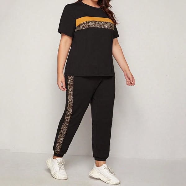 Mulvari Conjunto De Dos Piezas De Talla Grande Para Mujer Con Camiseta De Panel De Leopardo Negro Y Joggers Cuello Redondo Manga Corta Ajust
