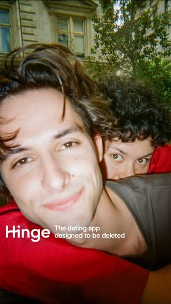 Registrati subito su Hinge.