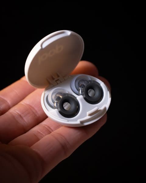 Loop Engage 2 Plus: Comfortable Conversations – Loop Earplugs America