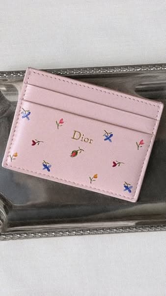 DIOR | ギフト|ウィメンズ、メンズ、ベビー、ホームのギフト・プレゼントセレクション| DIOR (ディオール)公式ブティック